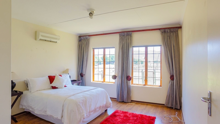 To Let 3 Bedroom Property for Rent in The Coves North West